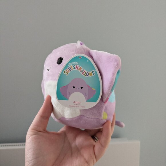 Squishmallow 5" Aziza Stingray - Picture 2 of 3